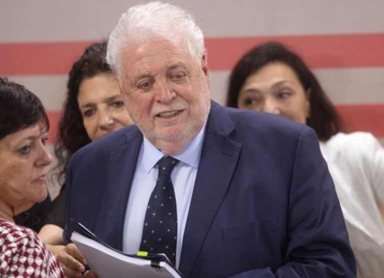 La idea de Ginés no tuvo apoyo y el Gobierno da marcha atrás con el uso de las clínicas privadas