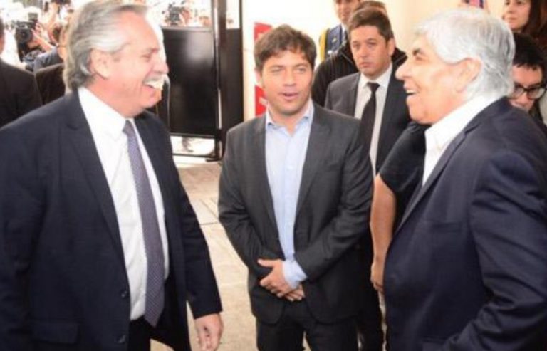 Fernández tildó a Moyano de “dirigente ejemplar” y pidió a empresarios que lo imiten