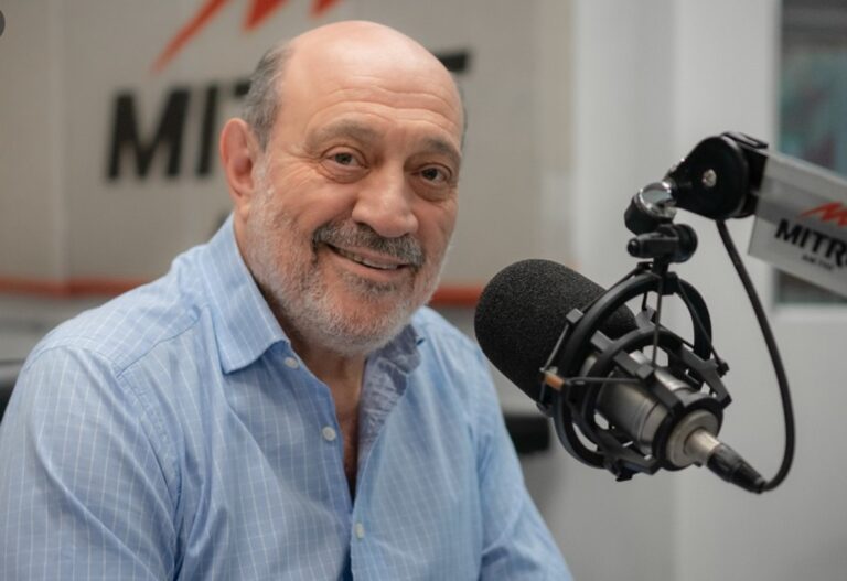 Estar de la vereda de enfrente de Cristina, me enorgullece