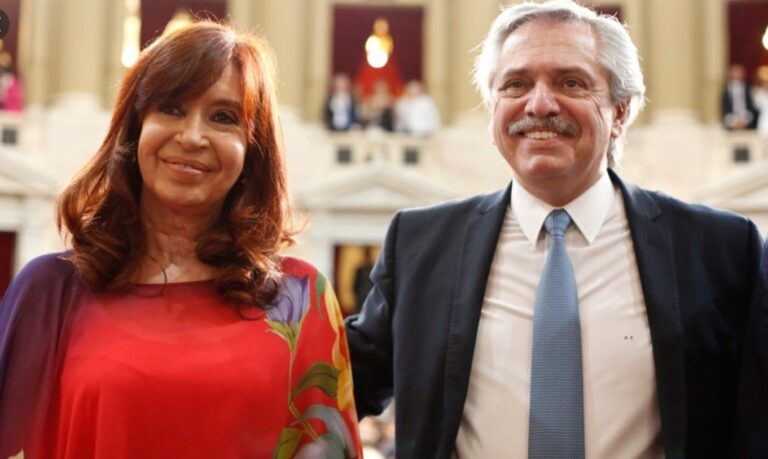 Cristina y Alberto contra todos