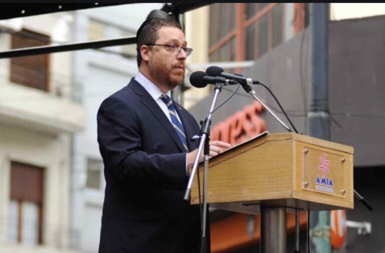 El titular de AMIA criticó a Alberto Fernández por defender el Pacto con Irán