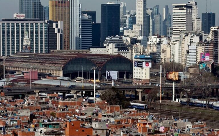 Argentina, el segundo peor país ubicado en un ranking de miseria económica