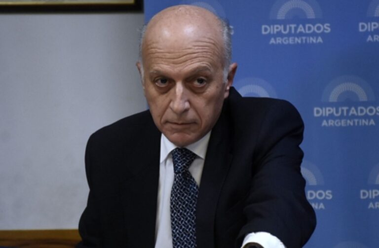 “No voy a renunciar”, el procurador Casal resiste la ofensiva K para correrlo