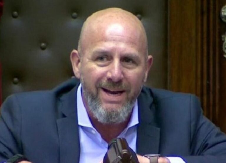 Wolff repudió la política “berreta y confrontativa” del presidente