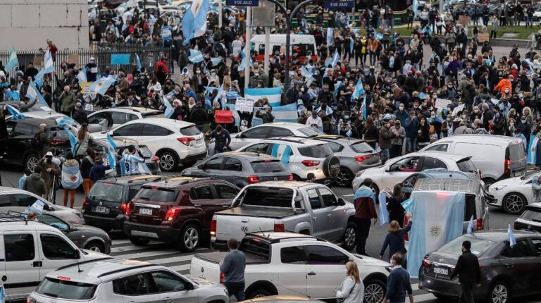 Convocado por redes sociales habrá un banderazo en muchas ciudades del país