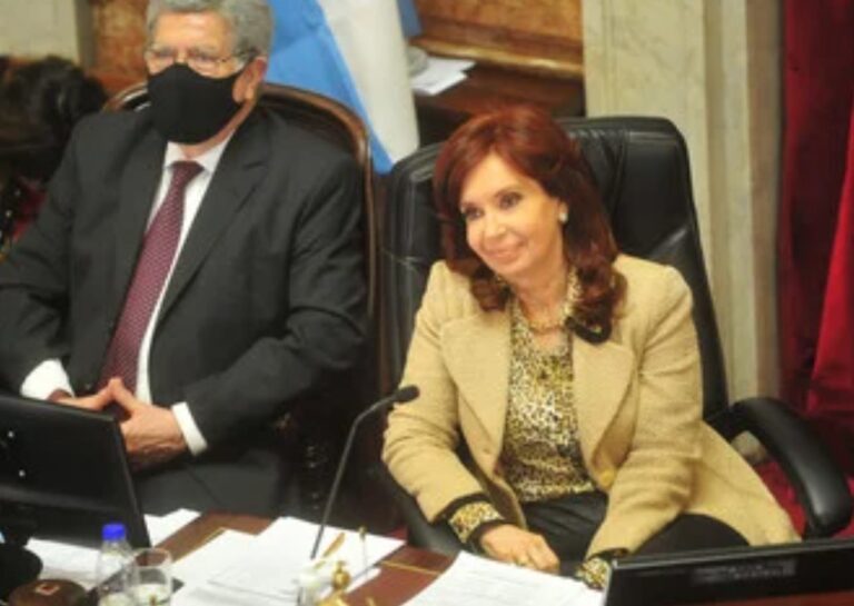 Pese al decreto, los jueces removidos por Cristina se resisten a dejar el cargo