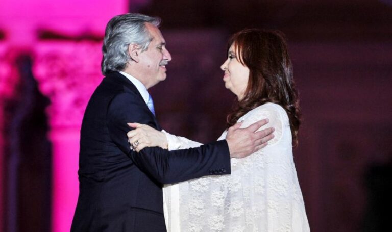 Cristina y Alberto maltratan la democracia