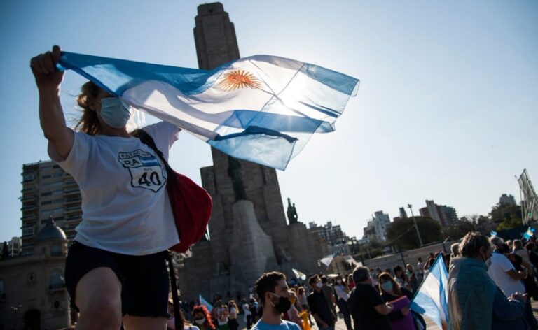 Banderazos contra Cristina y Alberto