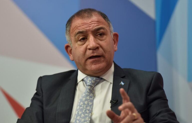 Luis Juez: “La tinta la tiene Cristina, Alberto siempre fue un asesor”