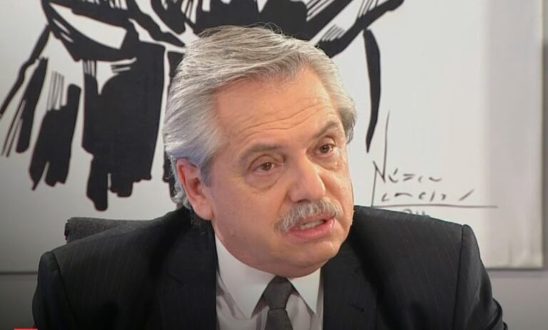 Alberto dijo que “no hay cuarentena” y otra vez amenazó con el “botón rojo”