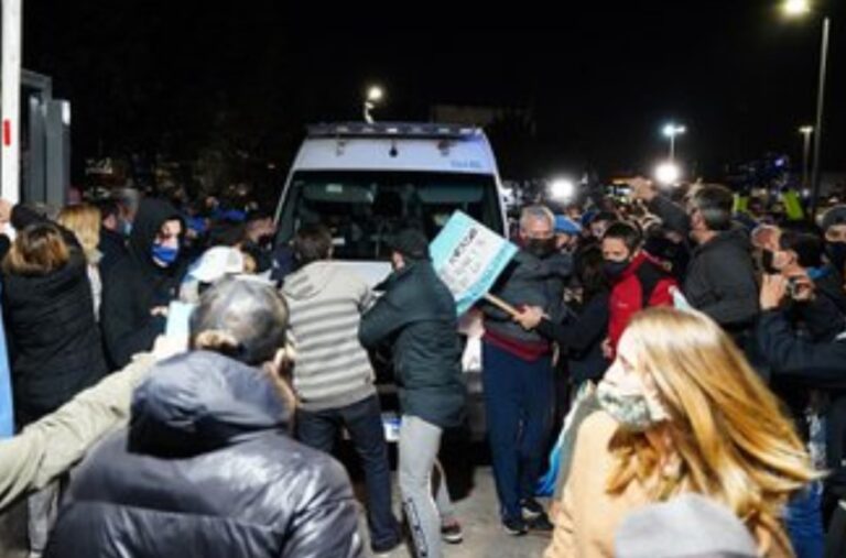 Acá no pasas: vecinos impidieron el ingreso de Lázaro Báez al country de Pilar