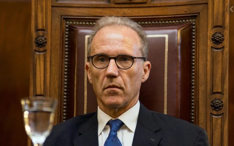 Juntan firmas contra el intento K de remover a Rosenkrantz de la Corte