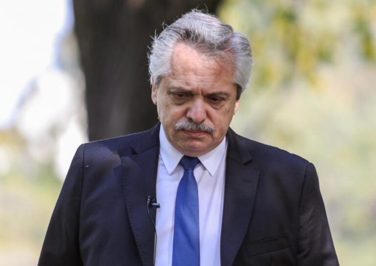 Alberto repite errores no forzados