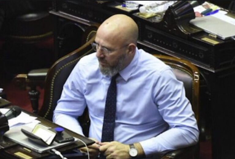 Wolff y las tomas de tierras: “Cuando el Poder calla no es espectador, es cómplice”