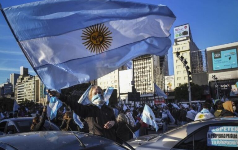 Convocan a un nuevo banderazo contra el Gobierno para el 12 octubre