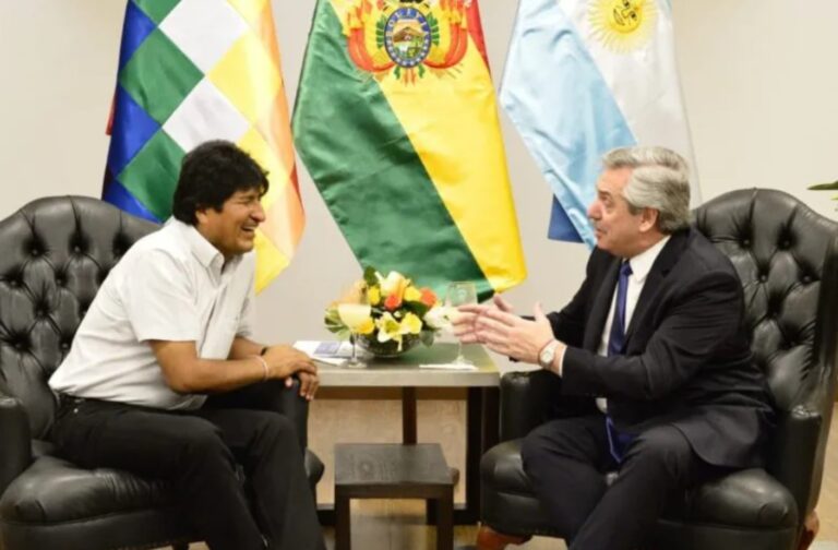 Autorizan a circular a 140 mil ciudadanos bolivianos para que voten en Argentina