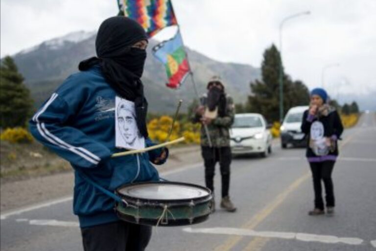 Nuevo ataque de Mapuches contra vecinos y la policía en Villa Mascardi