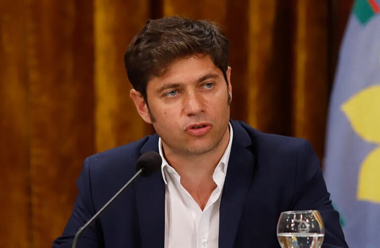 Kicillof: “El Covid nos va ganando, pero desde el martes daremos batalla”