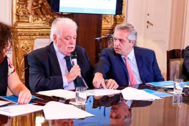 Nervios por los papeles de la vacuna