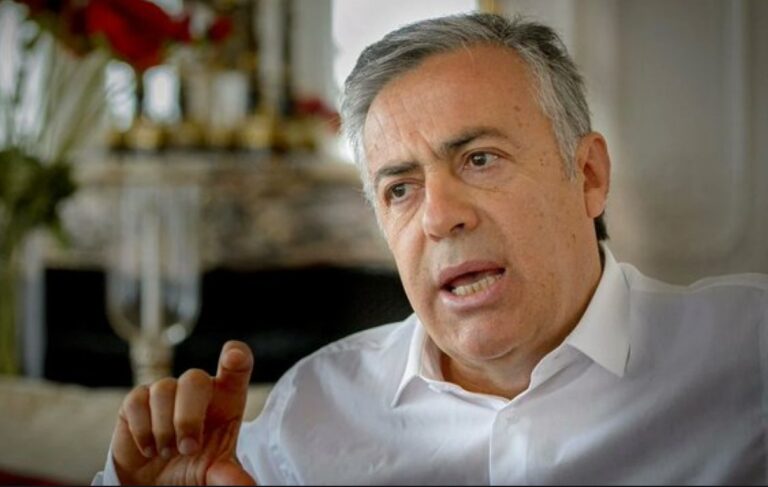 Cornejo sospecha que el Gobierno “haya pedido coimas” a Pfizer