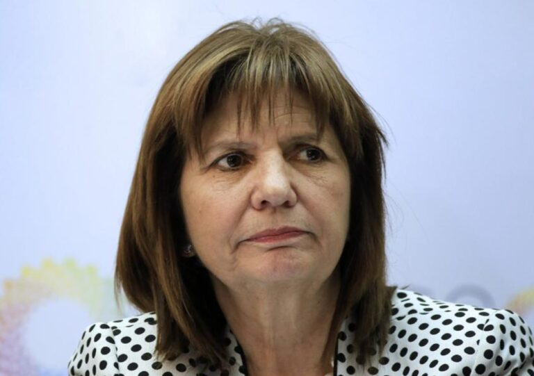 Bullrich: “Otra vez la extorsión sindical pone en juego el futuro de los jóvenes”