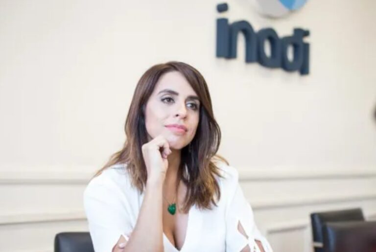 Denuncian a Victoria Donda por tener en negro a su empleada y ofrecerle un plan para “compensarla”