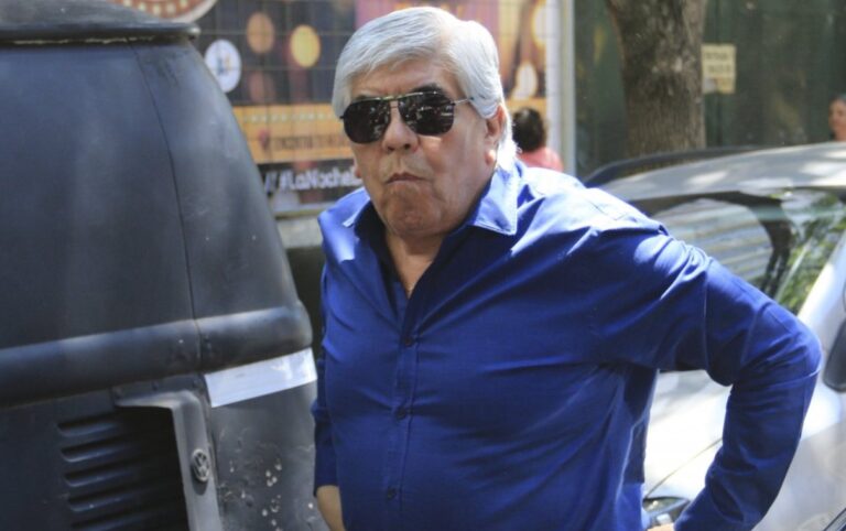 Otra gentileza de Ginés: Moyano, su esposa y su hijo menor ya tienen la vacuna