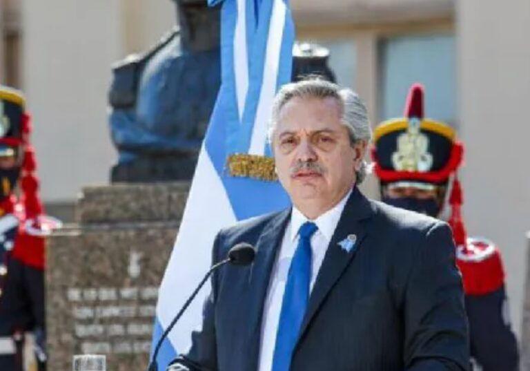 Otro ataque de Alberto a los medios por el Vacuna Gate: “Nos enredan en debates que no son lo importante”