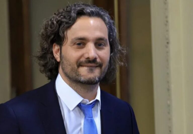 Cafiero chicaneó a Macri por su libro y la oposición lo destrozó