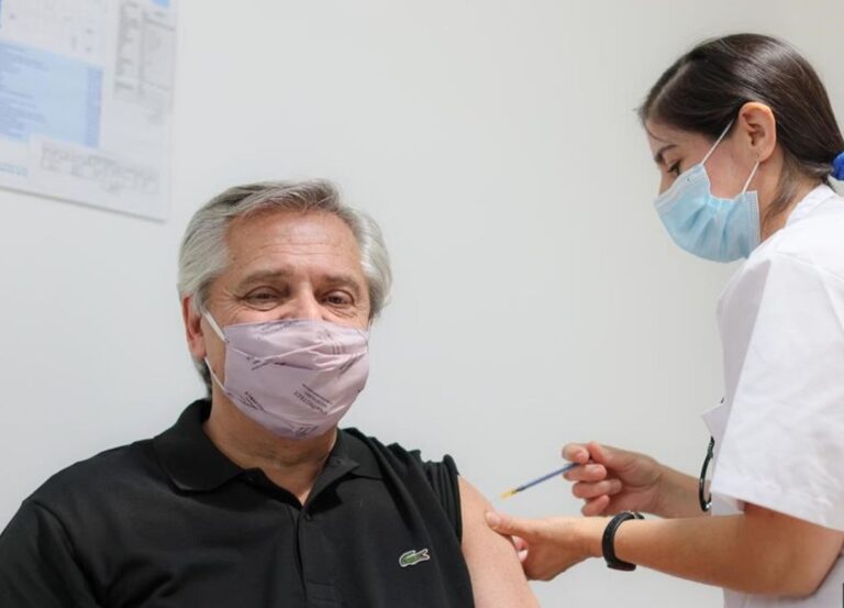 Cuando Alberto pidió vacunarse para ser “inmunes” al Covid