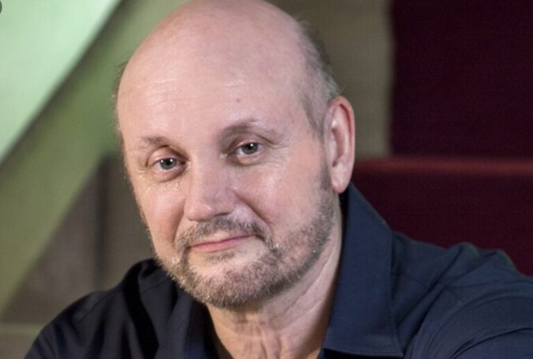 Campanella: “Basta de silencio, la vergüenza es de los ladrones de vacunas”