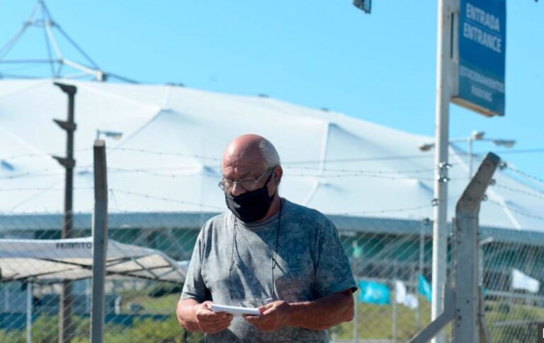 Fútbol para todos y vacunas para algunos…