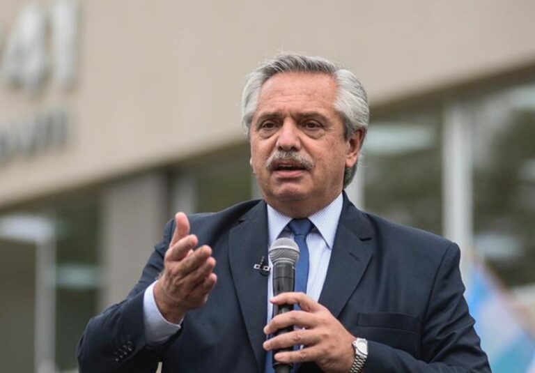 Alberto trató de “imbéciles” y “miserables” a quienes critican las nuevas medidas