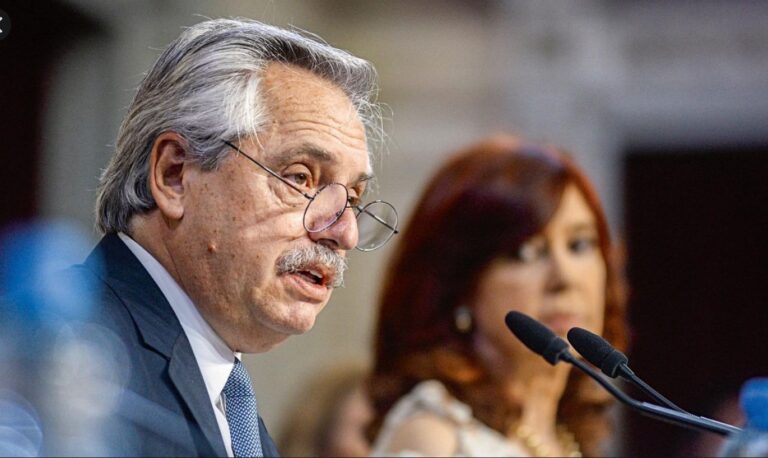 Alberto negó que Cristina busque impunidad: “Es inocente”
