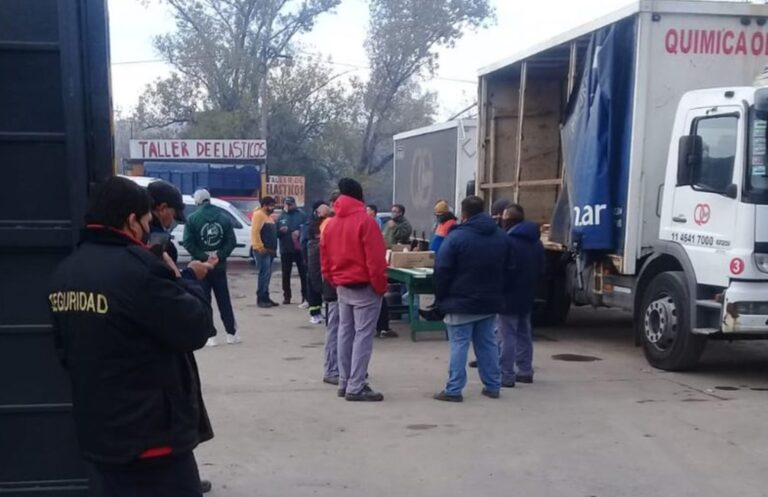 Ahora Camioneros lleva su extorsión a una fábrica de Esteban Echeverría