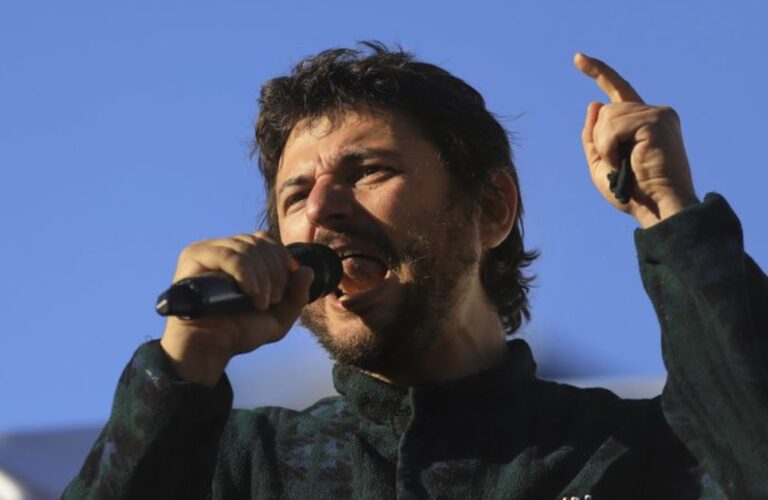 Grabois fue retenido en Colombia y lo enviaron de regreso a la Argentina