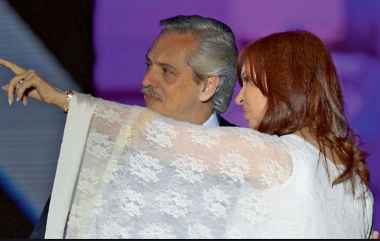 Los Fernández siguen en guerra contra el campo