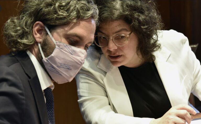 Según Cafiero, no se pidió más vacunas al Fondo Covax para “ahorrar dólares”