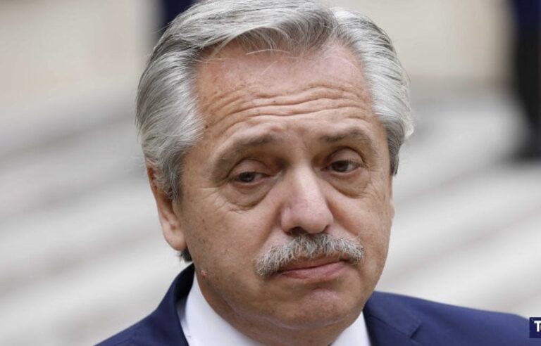 Alberto mete adentro las pelotas que van afuera