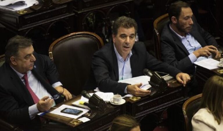 JxC acusó al presidente de promover el “adoctrinamiento” en las aulas