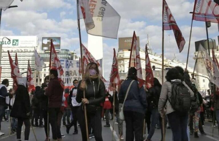 Cambiar planes por ir a las marchas: el accionar de las organizaciones sociales
