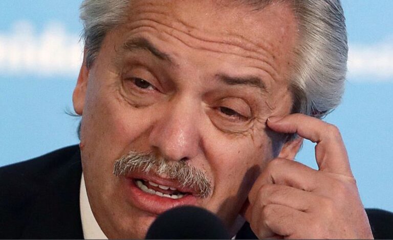 La confianza en el Gobierno se desplomó y está 20% por debajo de la gestión de Macri