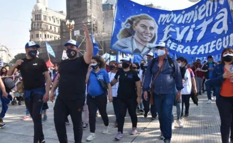 Movimientos sociales convocaron una marcha a favor del Gobierno