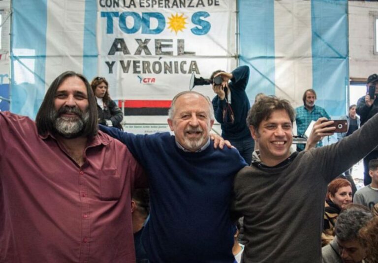 Kicillof autorizó la compra de folletería por más de 114 millones de pesos