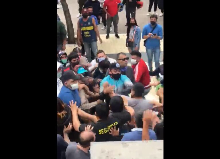 Manifestantes buscaron tomar la municipalidad de La Rioja: “Nos dejaron desamparados”