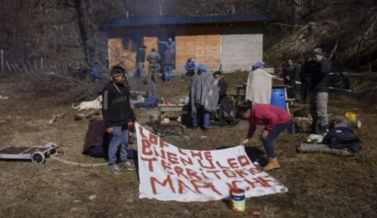 La Justicia anuló el fallo del Gobierno que le otorgaba un predio a los mapuches
