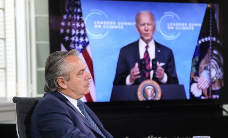 Alberto, entre Biden y China