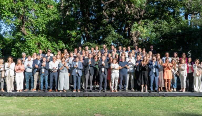 “Todos juntos”, el PRO se mostró unido en medio de la pelea radical
