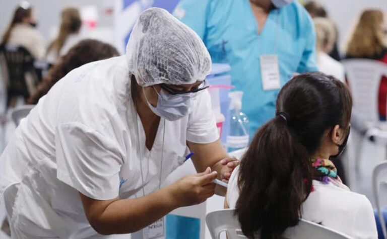 El Frente de Todos busca que la vacuna del Covid sea obligatoria