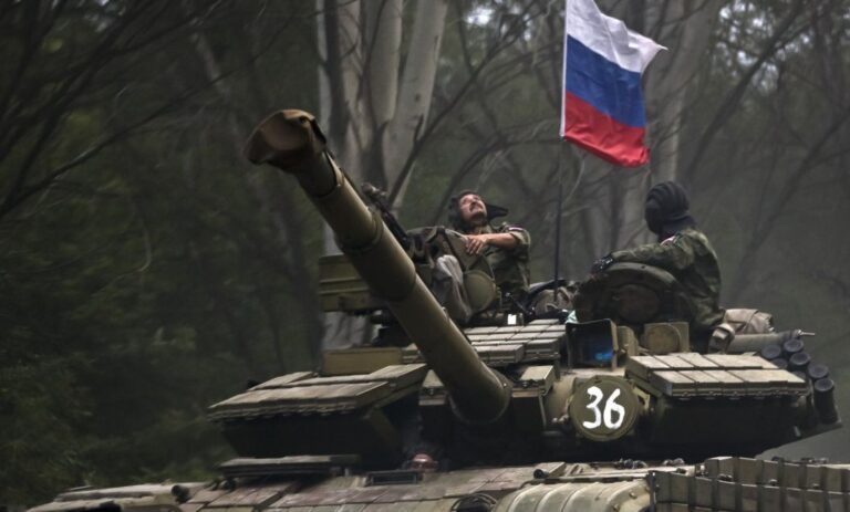 Padre, nos han declarado la guerra